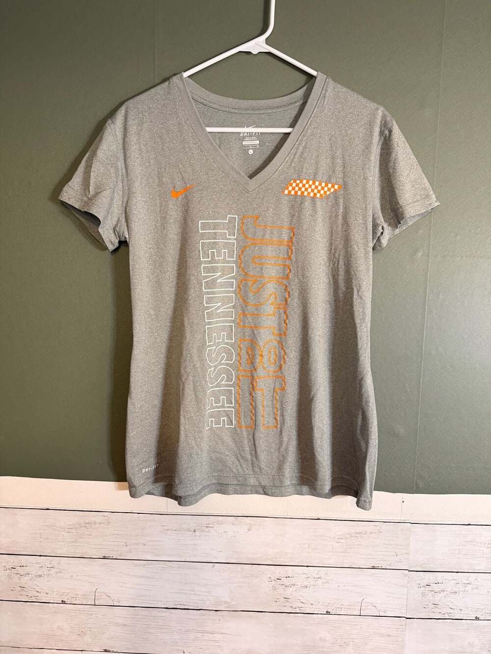 Nike Tennessee Volunteers Women's Gray Dri-Fit Just Do It V-Neck T-Shirt Size L